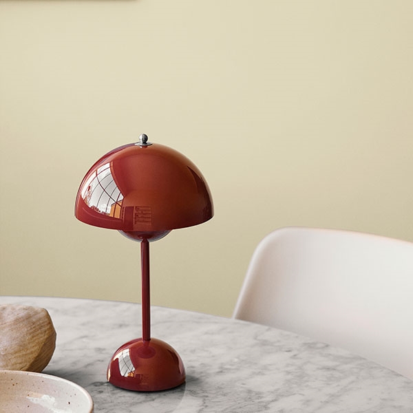 Flowerpot VP9 &Tradition Table lamp Portable in Red Brown