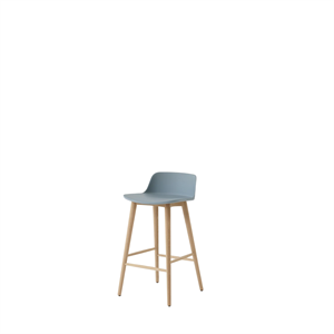 &Tradition Rely HW118 Bar Stool Low Back Lacquered Oak/ Light blue