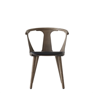 &Tradition In Between SK2 Dining Chair Smoked Oak/Black Leather
