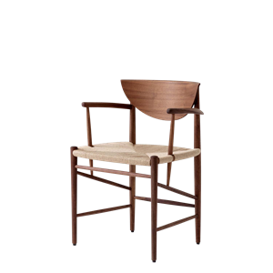 &Tradition Drawn HM4 Dining Table Chair w. Armrest Walnut