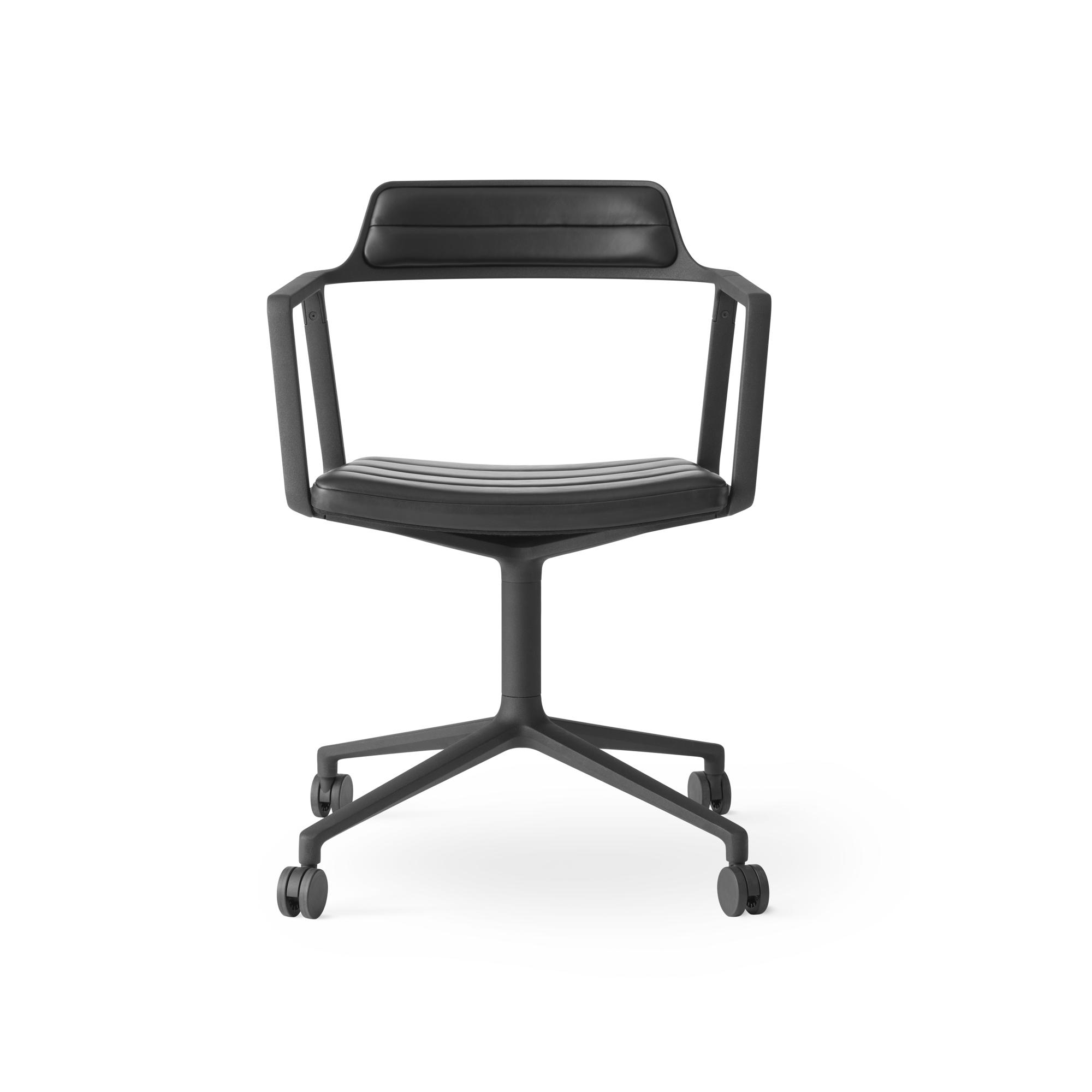 Vipp 452 Swivel Chair M. Wheels Black Leather