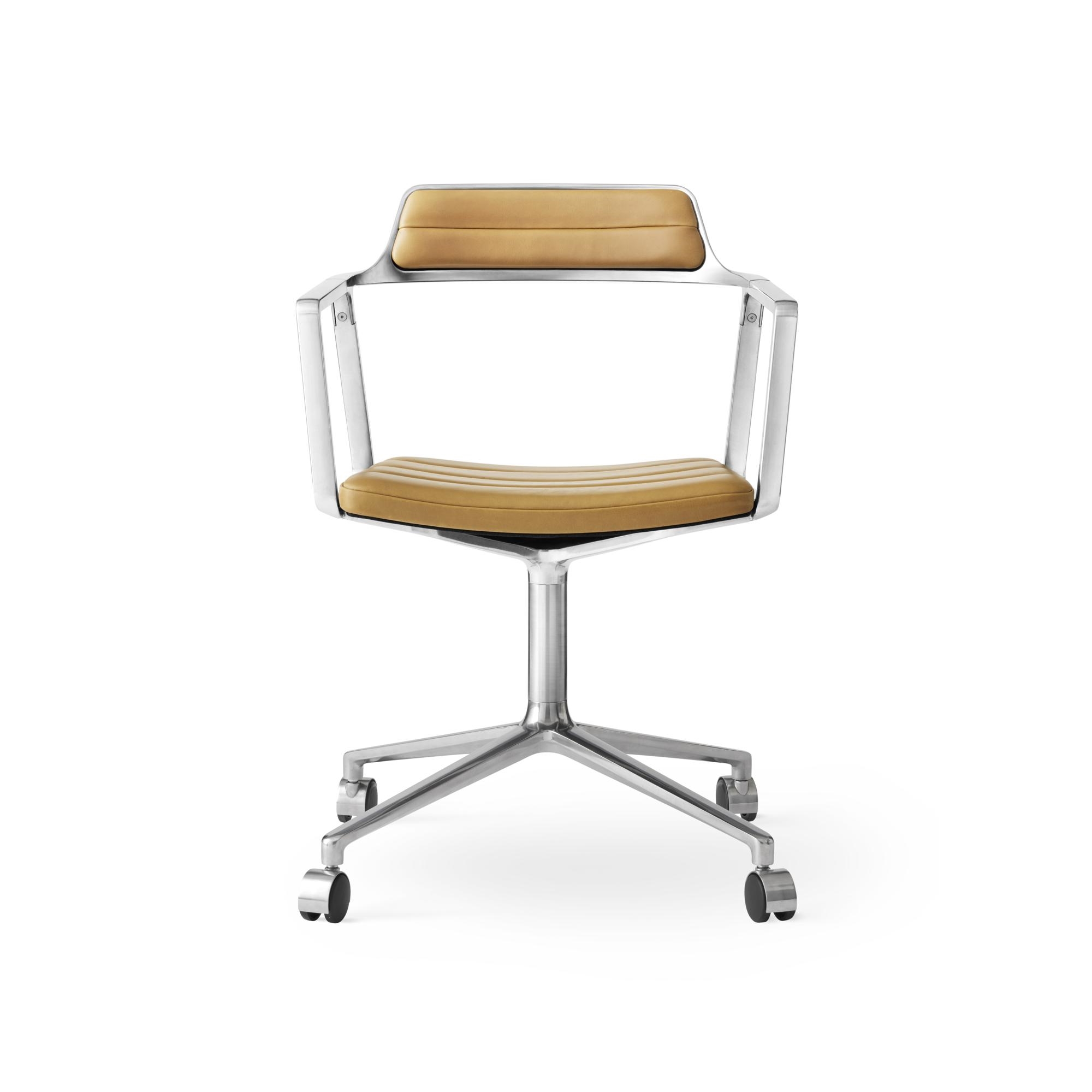 Vipp 452 Swivel Chair w. Wheels Sand Leather